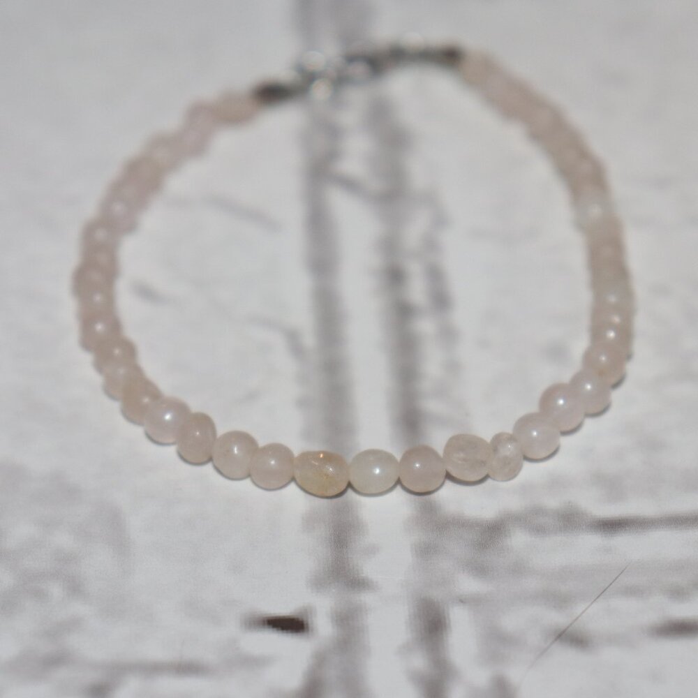 NWOT Natural Pink Rose Quartz beaded bracelet 7.5"